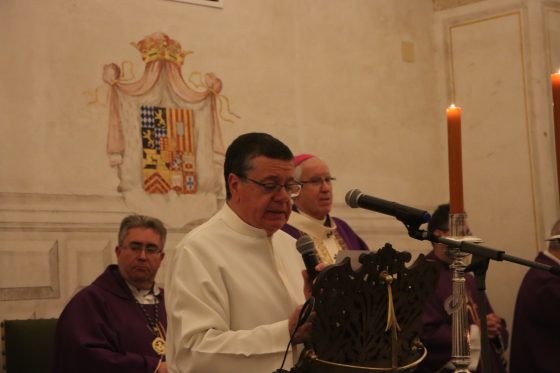Viacrucis de la Pía Unión, Sevilla, monseñor Saiz Meneses (8)