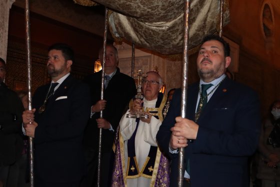 Viacrucis de la Pía Unión, Sevilla, monseñor Saiz Meneses (1)