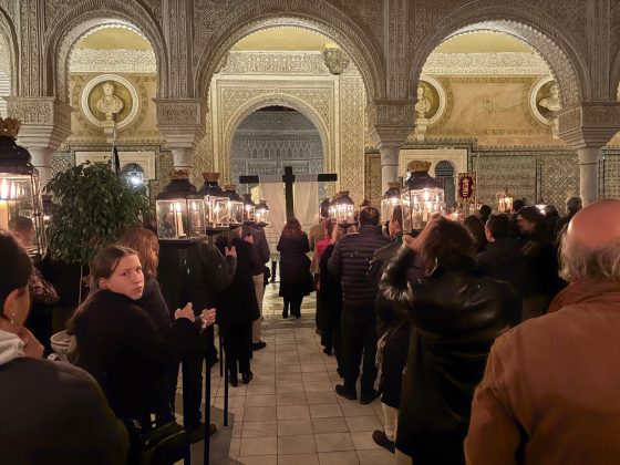 Viacrucis de la Pía Unión, Sevilla, monseñor Saiz Meneses (6)