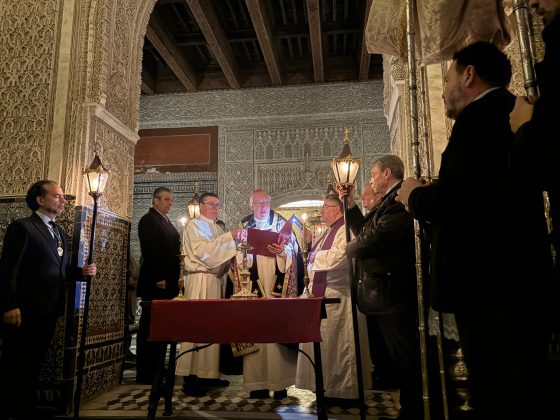 Viacrucis de la Pía Unión, Sevilla, monseñor Saiz Meneses (7)