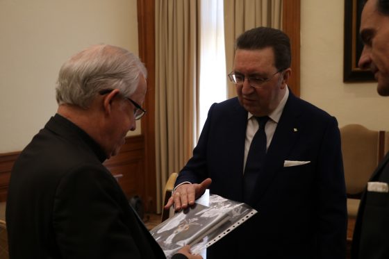 2026-03-05 convenio facultad caja rural utrera (28)