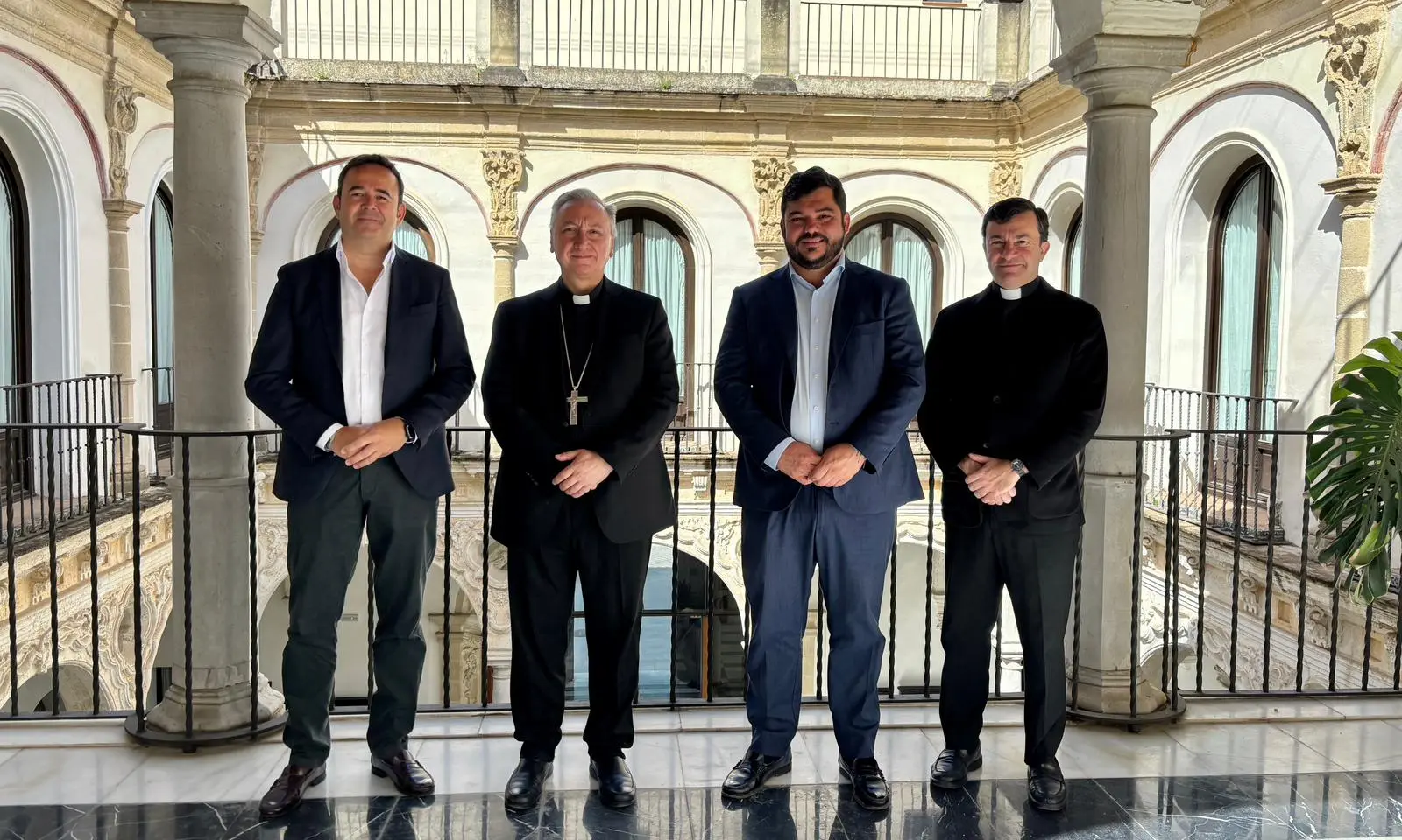 Encuentro de Monseñor José Rico Pavés, Obispo de Asidonia-Jerez y Miguel Rodríguez, alcalde de Arcos de la Frontera