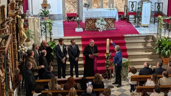 Misa de acción de gracias por el fin de la restauración en la parroquia de Huétor Santillán