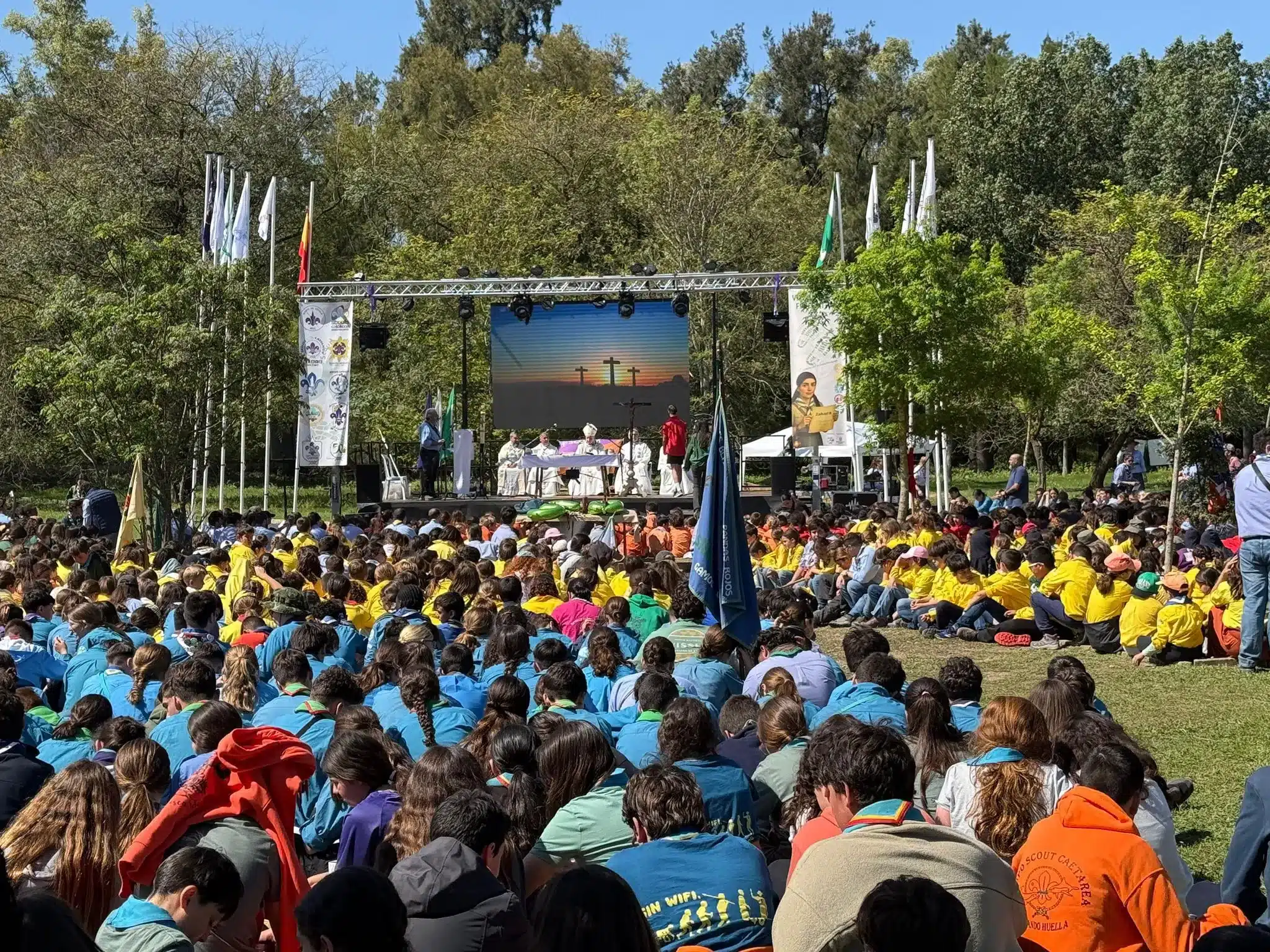 Monseñor Rico Pavés preside la Eucaristía del 50 aniversario de los Scouts Católicos de Andalucía