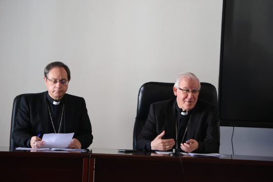 Consejo de Arciprestes-Arzobispado-Mayo26-Arzobispo Saiz-Monseñor Teodoro León (7)