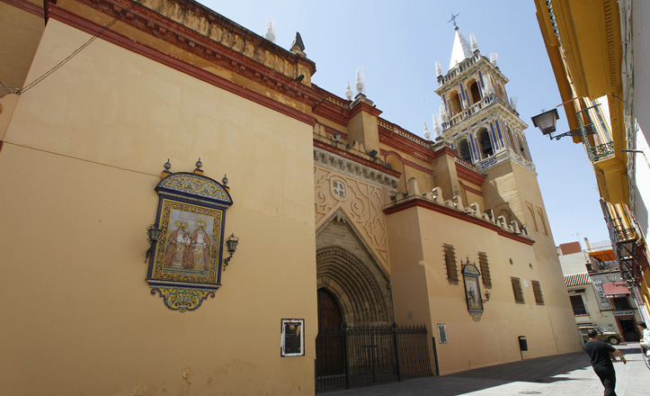 Encuentro entre Parroquia de Santa Ana y candidatos de la Hermandad de la Esperanza de Triana