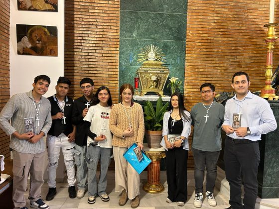 Jóvenes de las parroquias Blanca Paloma y Nuestra Señora de la Candelaria “en misión permanente”