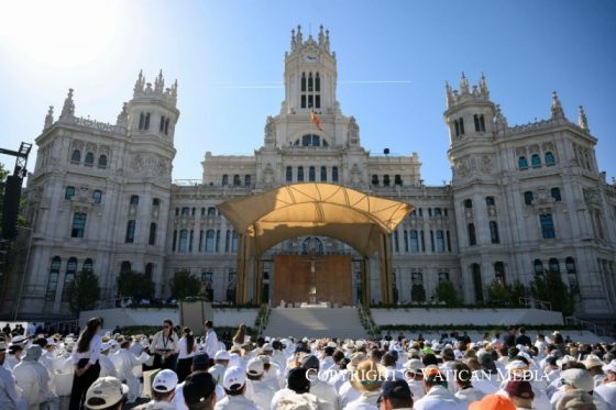 El Papa preside la misa del Corpus Christi ante más de 1,5 millones de personas (13)