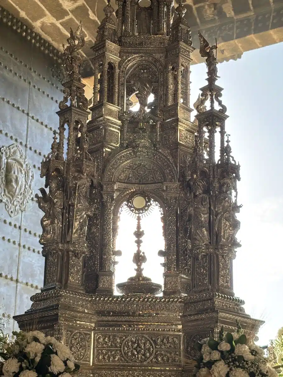 La Diócesis celebra una especial Solemnidad del Cuerpo y Sangre de Cristo con la presencia del Papa León XIV en España