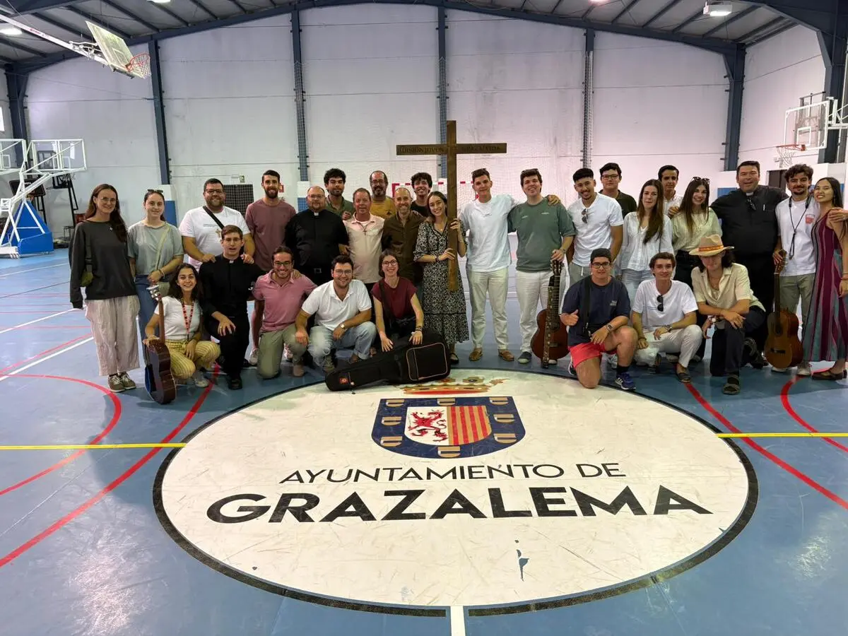 La Pastoral Juvenil de Asidonia-Jerez lleva la alegría del Evangelio a Grazalema con una Misión Popular