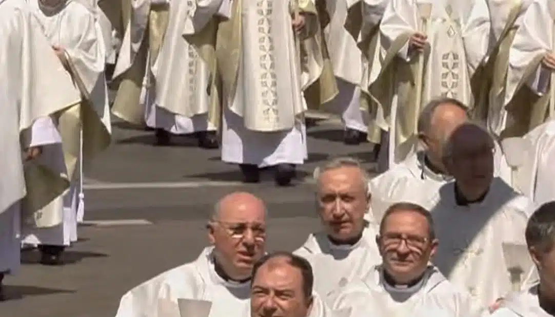 Monseñor José Rico Pavés presente en la Visita Apostólica del Papa León XIV España
