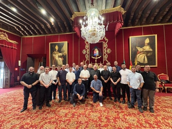 El arzobispo de Sevilla recibe a 25 sacerdotes jóvenes de la Archidiócesis de Catania