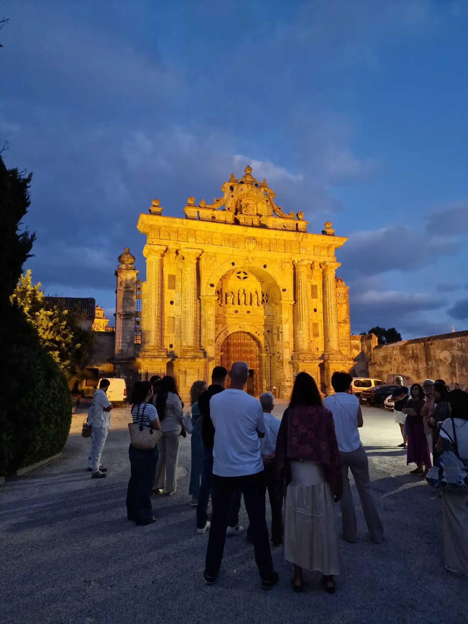 El Monasterio de la Cartuja abre por primera vez sus puertas de noche para «sentir el silencio» de un oasis de espiritualidad
