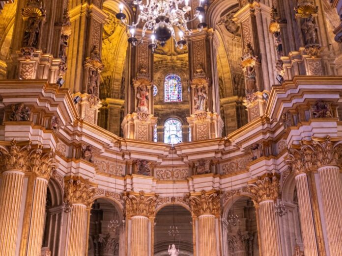 La Catedral inicia los trabajos para recuperar la configuración original de su presbiterio