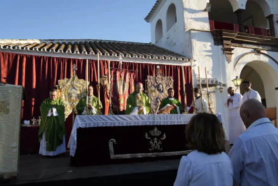 El Obispo preside la misa de romeros de la Virgen de Belén
