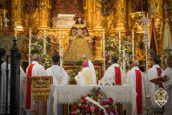 El Rocío Chico renueva el Voto de Gracias a la Virgen del Rocío en el inicio de su Venida a Almonte