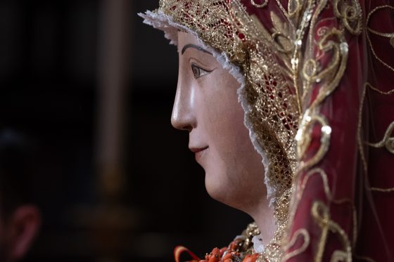 La Archidiócesis se reúne cada tarde en torno a la Virgen de los Reyes