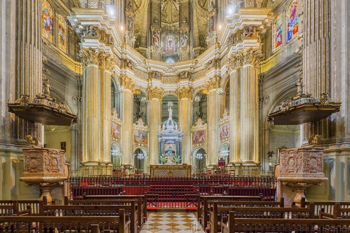 La Catedral instalará una barandilla provisional en el altar mayor mientras se restaura la pieza histórica del siglo XVIII
