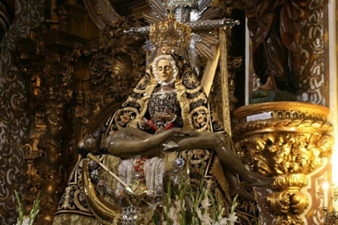 La Patrona de Granada cambia de casa para seguir recibiendo a sus hijos
