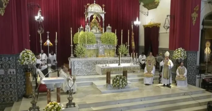 Monseñor José Rico Pavés preside en Sanlúcar de Barrameda la solemnidad de la Asunción de la Virgen María ante la advocación de la Caridad