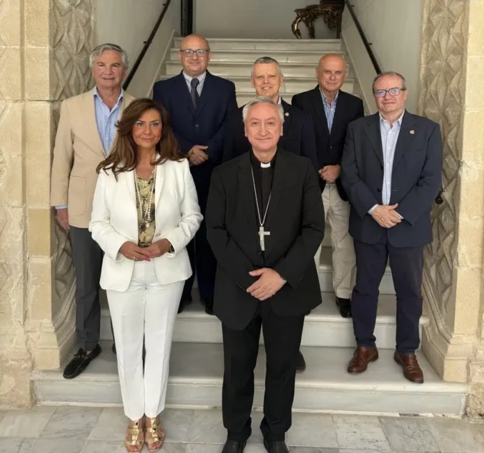Monseñor José Rico Pavés recibe a la nueva Junta de Gobierno de la Real Academia de San Dionisio