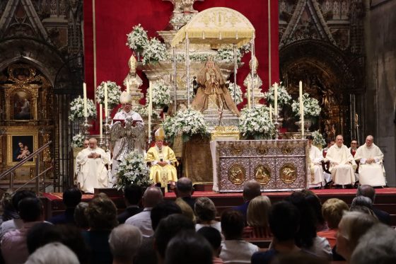 Monseñor Ulloa invita a seguir a Cristo con la esperanza de María en el segundo día de la novena