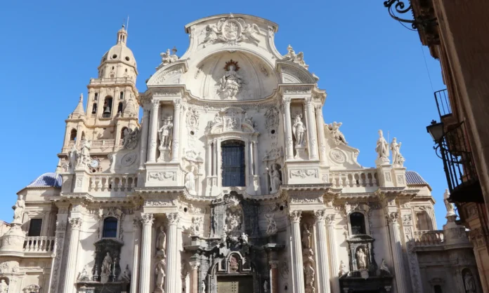 Arte y fe vuelven a dialogar en la Universidad de Murcia