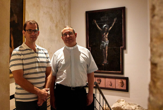 El Cabildo Catedral de Cádiz recibe la donación de la obra «Cristo del Apocalipsis y los Evangelistas»