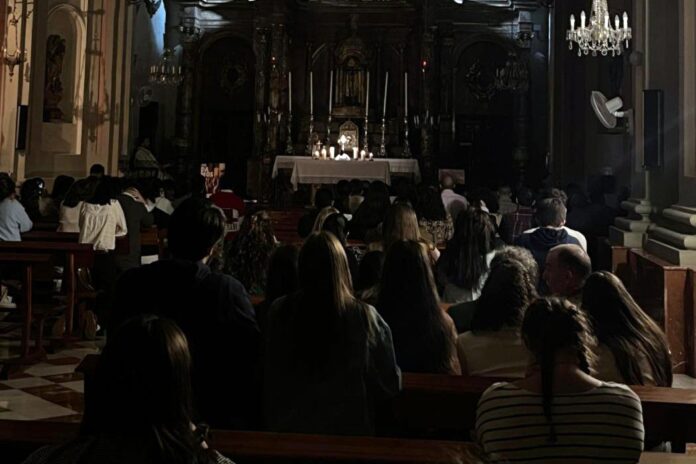 Este viernes, los jóvenes tienen una cita Adoremus