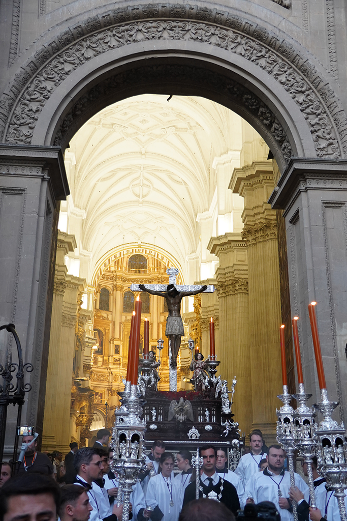 Granada ruega a Dios y da gracias por su protección