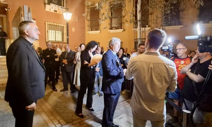La sede de la Agrupación de Hermandades y Cofradías abre sus puertas como «espacio de encuentro y comunión»
