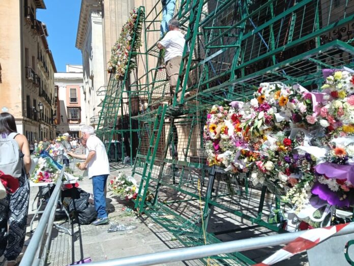 La Virgen de las Angustias recibe sus primeras ofrendas