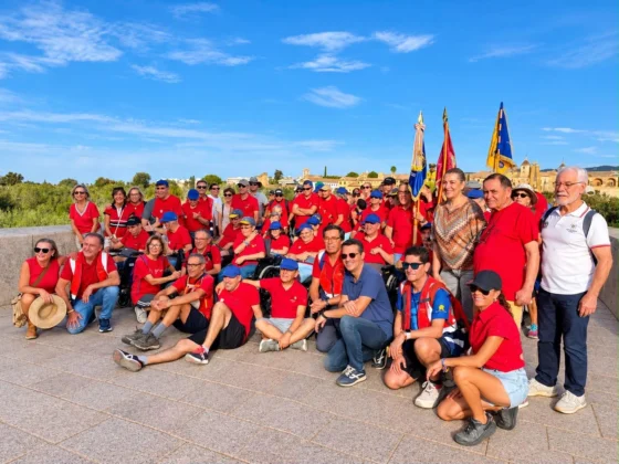 Los chicos de Cruz Blanca peregrinan a Linares en un día de camino, fe y encuentro
