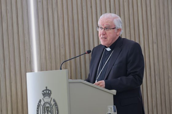 Mons. Saiz a los profesionales de la Medicina: “Ninguna innovación merece la pena si desplaza al paciente del centro”.