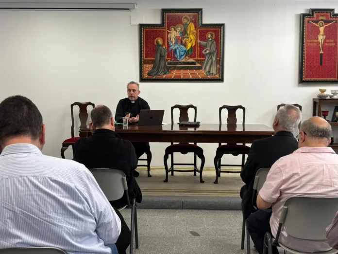 El clero de la Diócesis de Asidonia-Jerez inicia el curso de Formación Permanente profundizando en la nueva normativa de Hermandades y Cofradías