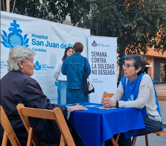 El Hospital San Juan de Dios presenta «Plazas contra la Soledad» para visibilizar la soledad no deseada