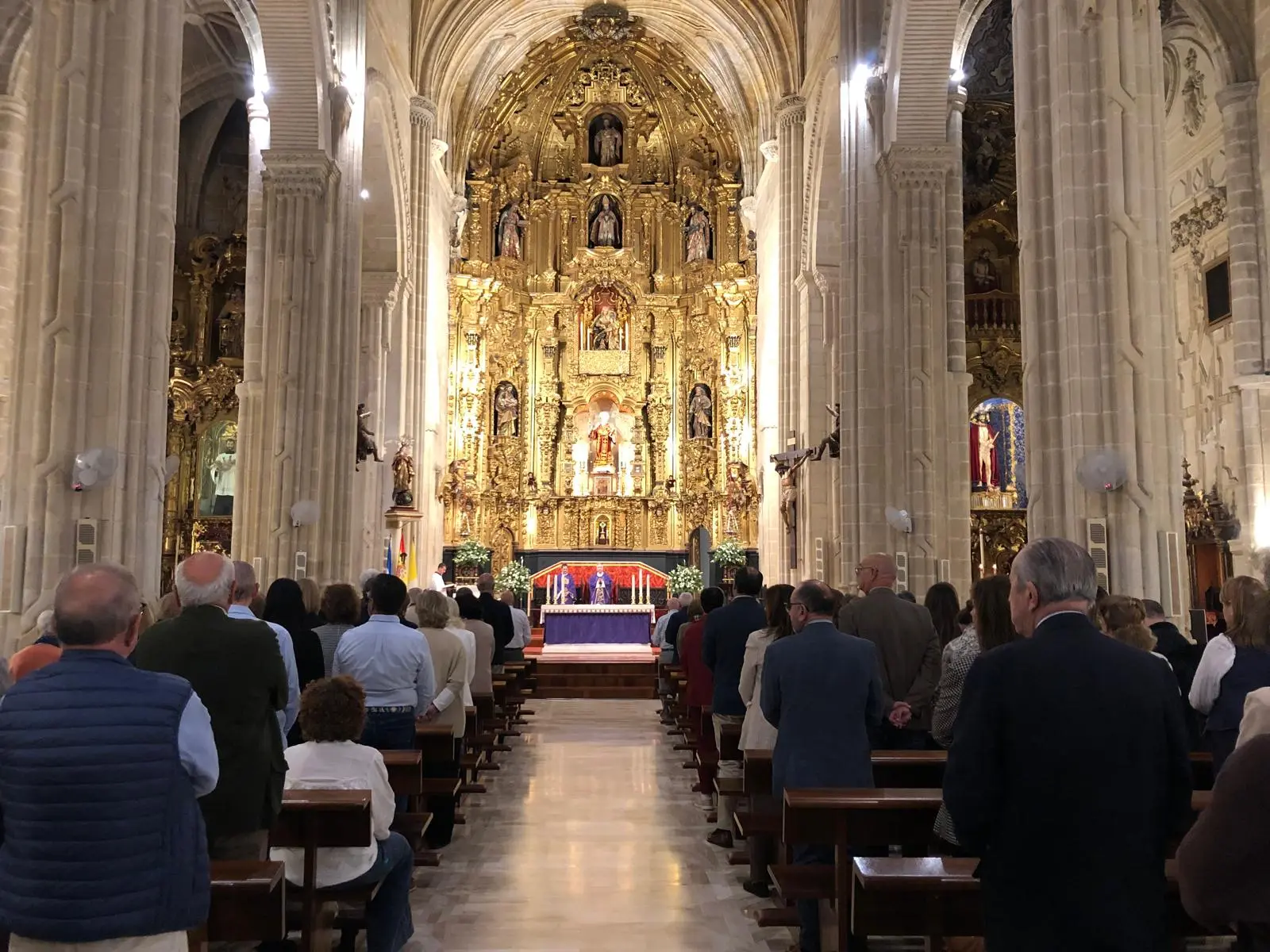 La Iglesia de San Dionisio de Areopagita acoge una multitudinaria Eucaristía por las víctimas del accidente ferroviario de Toledo