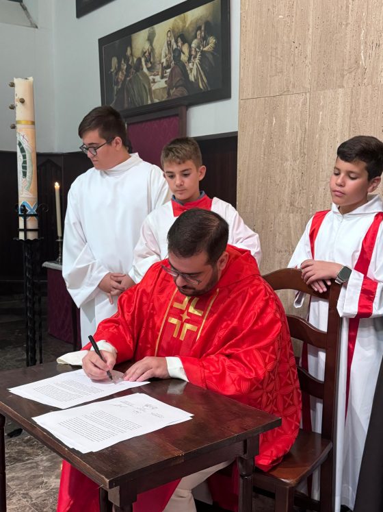 La Parroquia de la Oliva y San José Obrero recibe y bendice un lienzo del Beato ( (8)