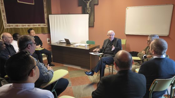 Los capellanes de hospital de la Archidiócesis de Sevilla abordan el reto de los cuidados paliativos junto al arzobispo