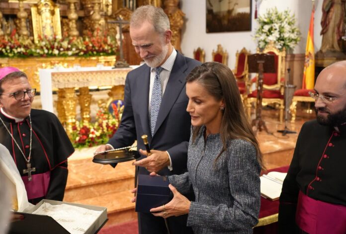 Los Reyes de España visitan el Santuario de Nuestra Señora de África durante su estancia en Ceuta