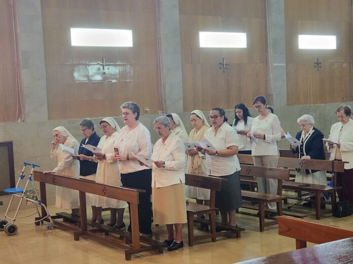 Mercedarias de la Caridad festejan el nacimiento y santidad de su fundador, en Cájar