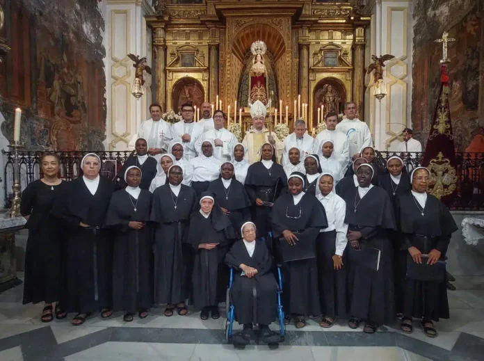 Monseñor José Rico Pavés clausura el Año Jubilar por los 500 años de presencia de las Hermanas Agustinas en Jerez