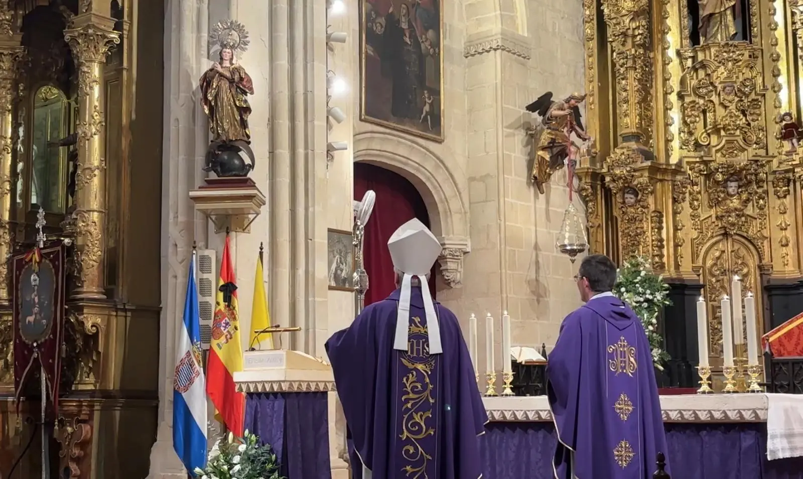 Monseñor José Rico Pavés: «Utilizando el escudo de la fe, como nos pide san Pablo, y al llorar por nuestra España, pedimos por los difuntos, confiando en el consuelo que solo Dios nos puede dar»