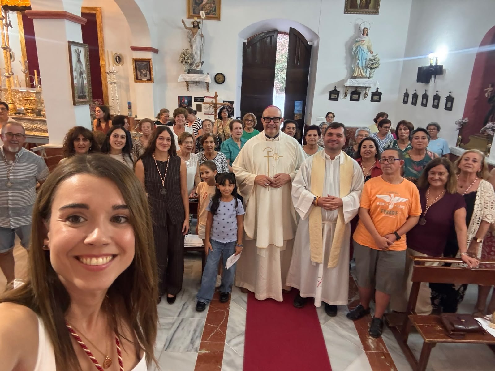 SERRATO. El Obispo participa en la novena a Nuestra Señora del Rosario